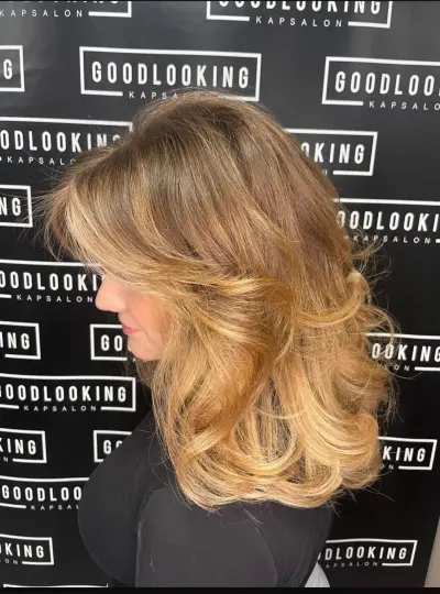 Blond kapsel kapsalon
